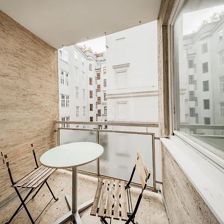Studio Next To Karlskirche Wenen Kamer foto