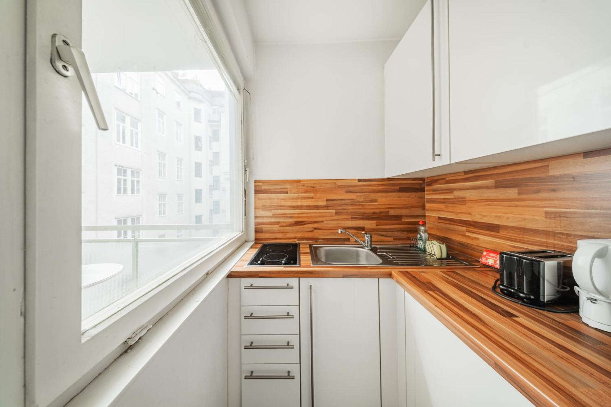 Appartement Next To Karlskirche Wenen