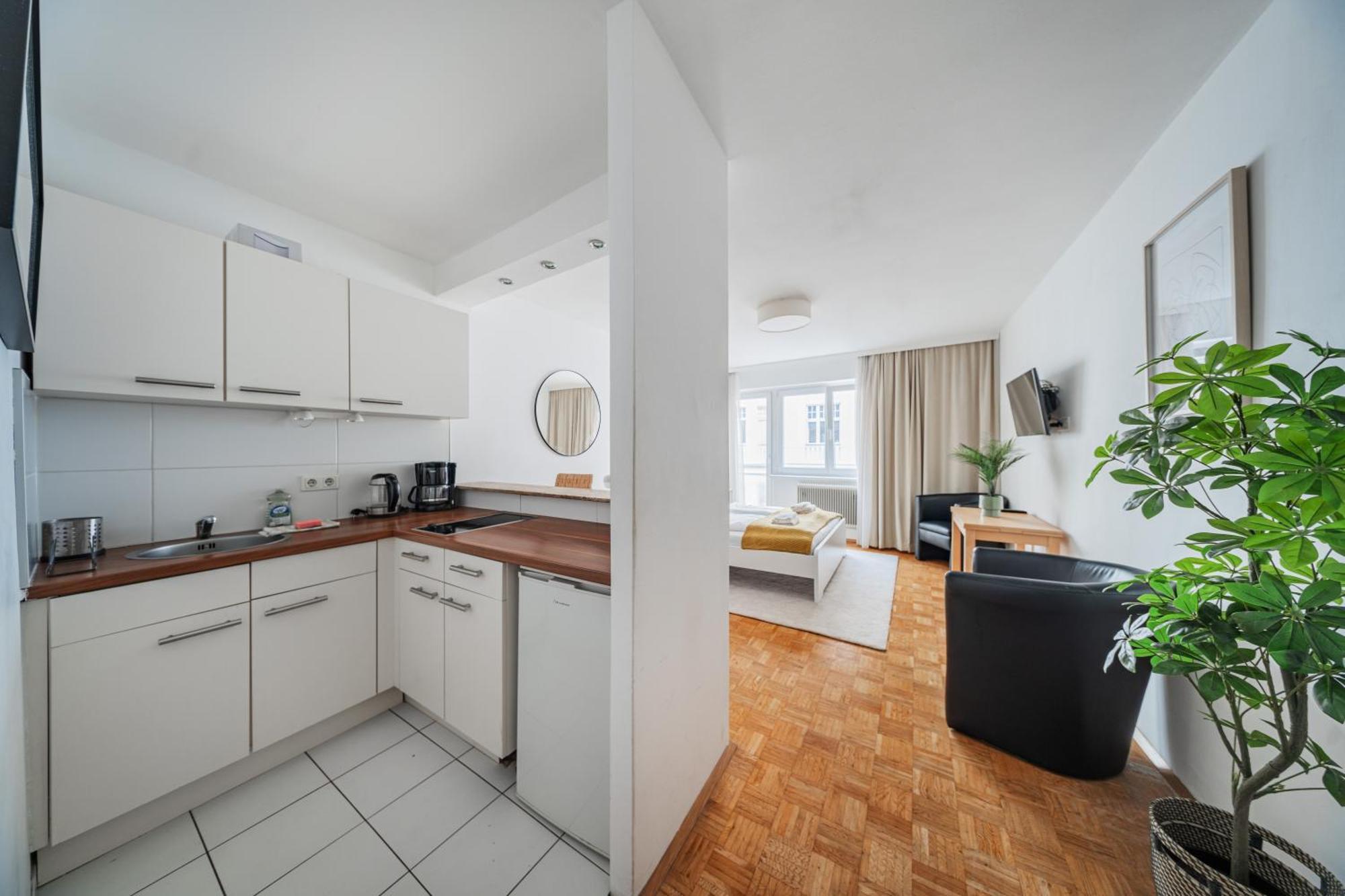 Appartement Next To Karlskirche Wenen